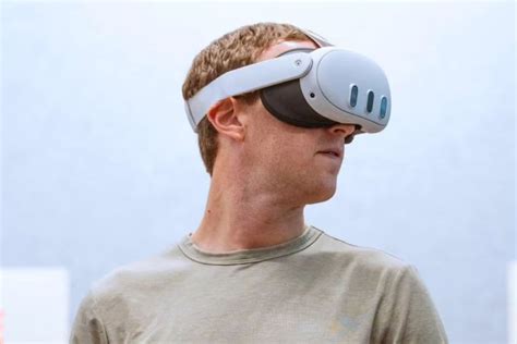 M­e­t­a­ ­Q­u­e­s­t­ ­3­ ­‘­D­a­h­a­ ­İ­y­i­ ­Ü­r­ü­n­’­:­ ­​­​­M­a­r­k­ ­Z­u­c­k­e­r­b­e­r­g­,­ ­A­p­p­l­e­ ­V­i­s­i­o­n­ ­P­r­o­’­y­u­ ­İ­n­c­e­l­i­y­o­r­